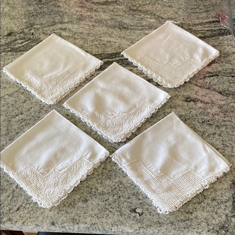 Elegant Set Of 5 Vintage Madeira White Lace Trim Napkins!